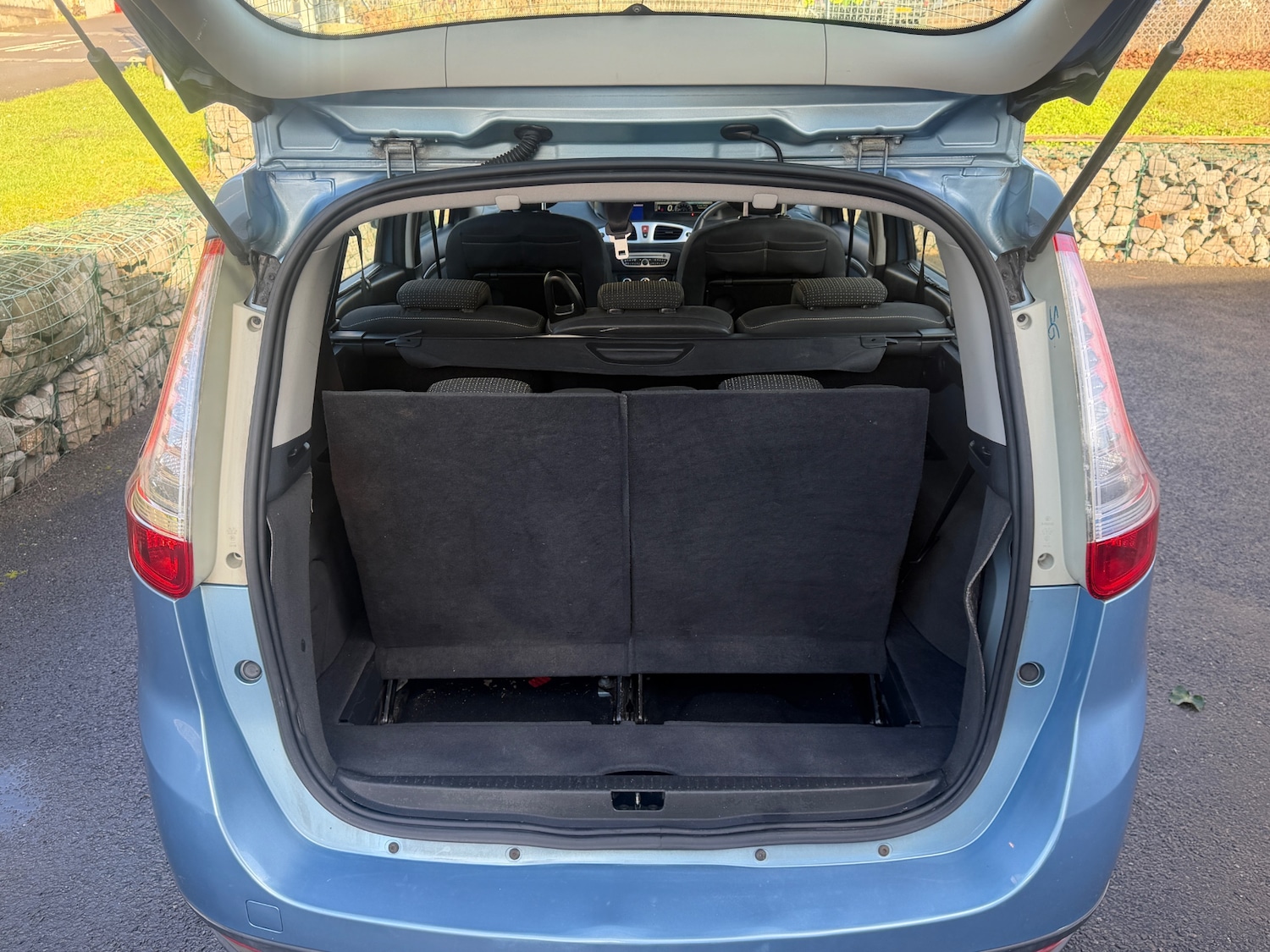 Used Renault Grand Scenic 2010 for sale - 77432266: Photo 17