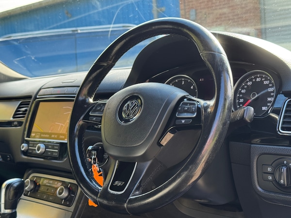 Used Volkswagen Touareg 2015 for sale - 76207621: Photo 25