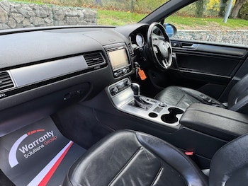 Used Volkswagen Touareg 2015 for sale - 76207621: Photo 2