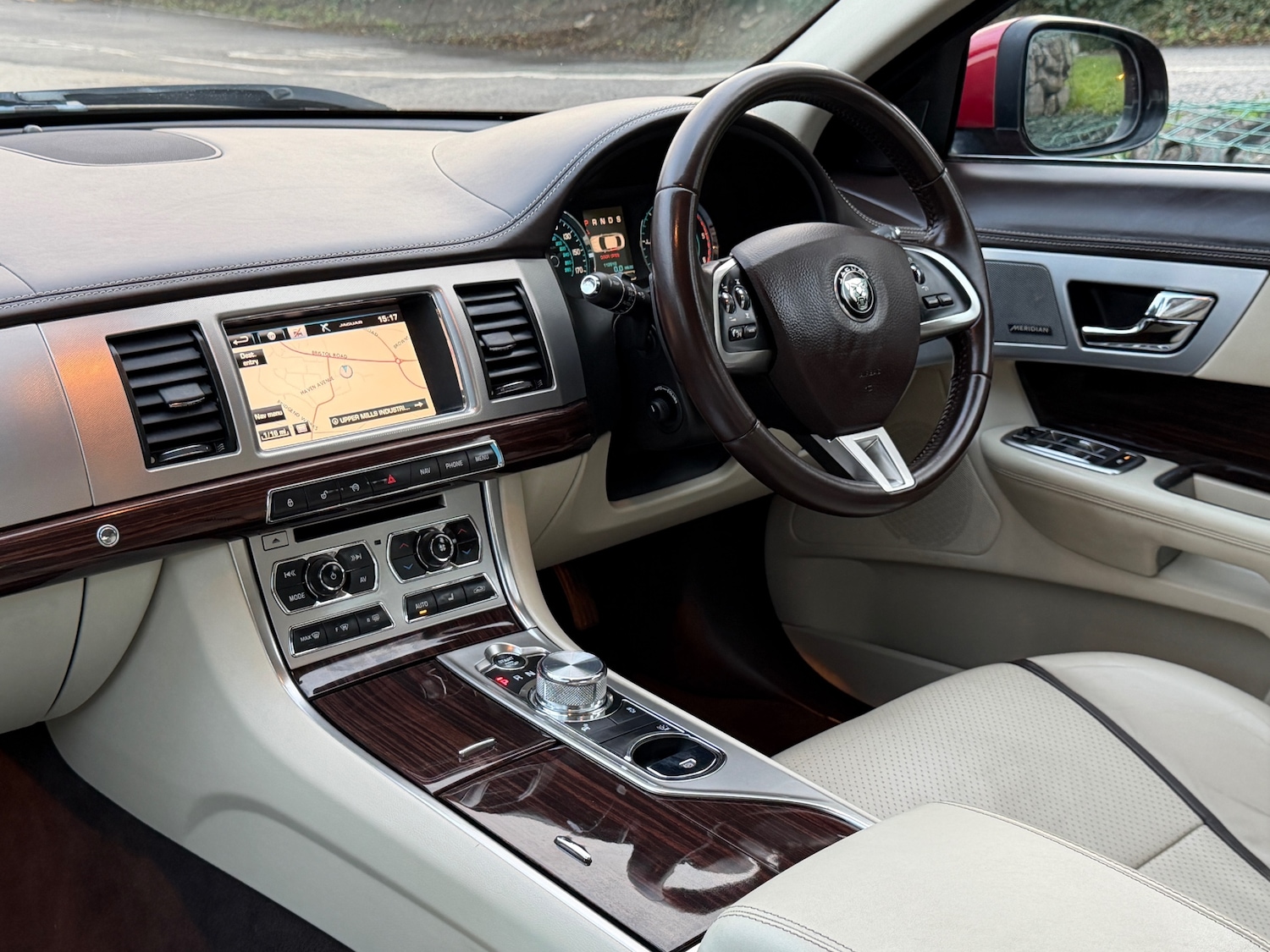 Used Jaguar XF 2015 for sale - 76894488: Photo 28