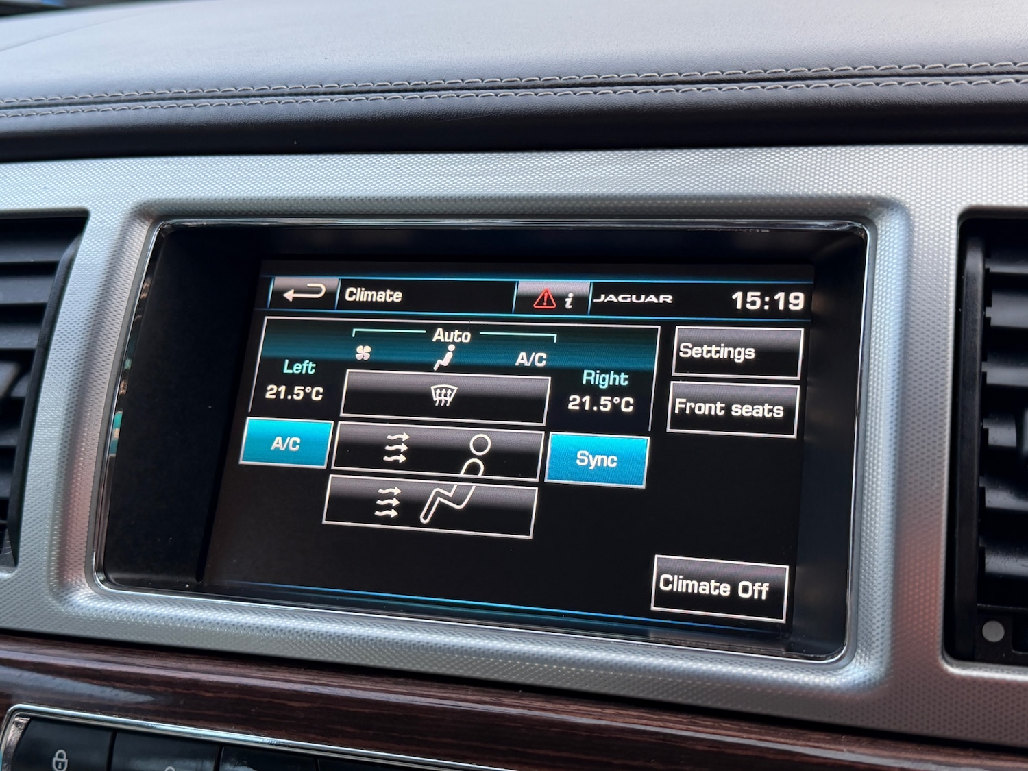 Used Jaguar XF 2015 for sale - 76894488: Photo 34