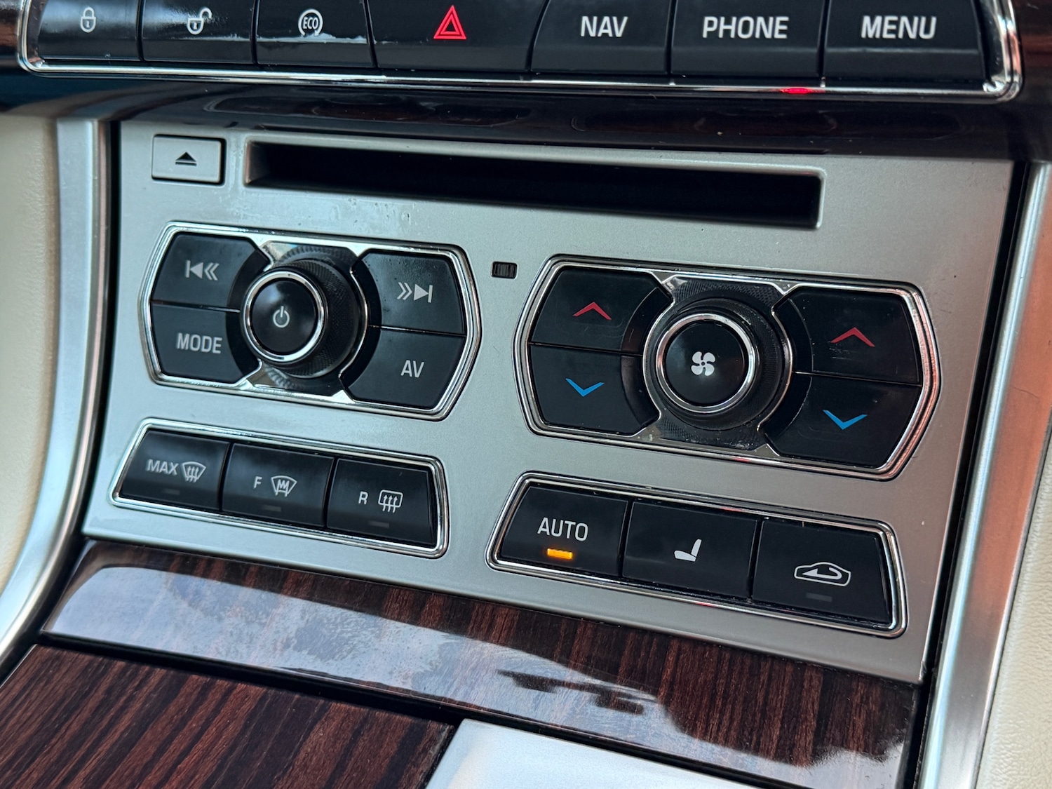 Used Jaguar XF 2015 for sale - 76894488: Photo 36