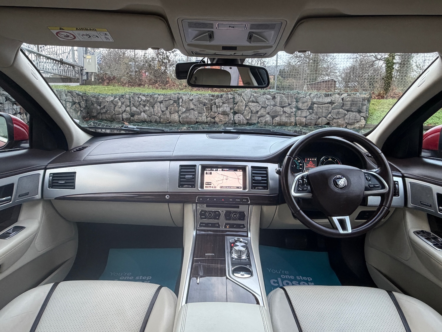 Used Jaguar XF 2015 for sale - 76894488: Photo 4