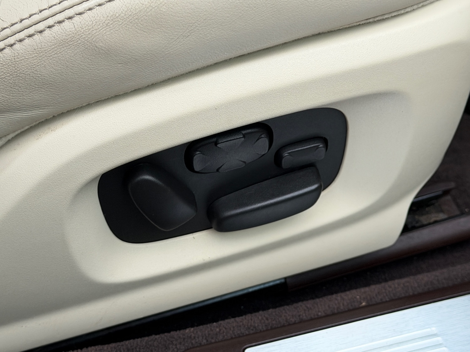 Used Jaguar XF 2015 for sale - 76894488: Photo 44