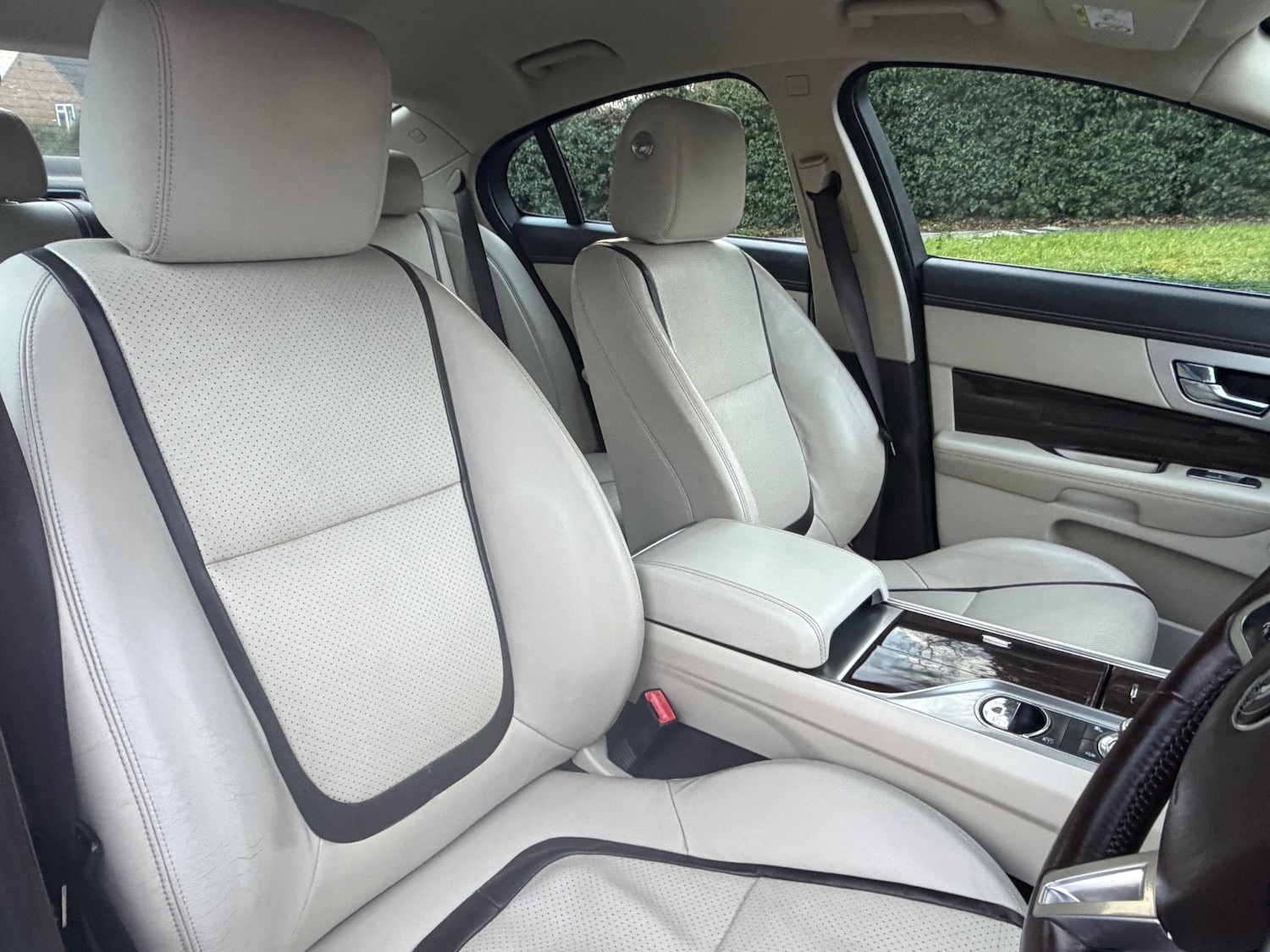 Used Jaguar XF 2015 for sale - 76894488: Photo 8