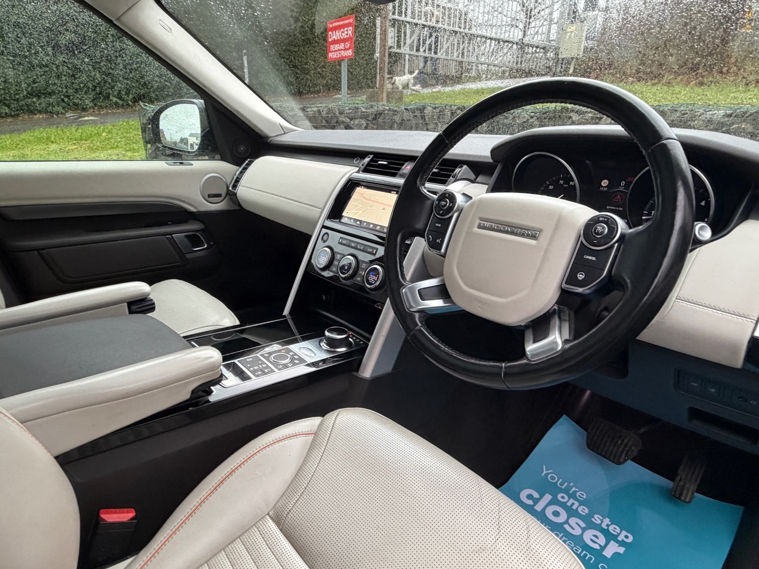 Used Land Rover Discovery 2017 for sale - 76897293: Photo 13