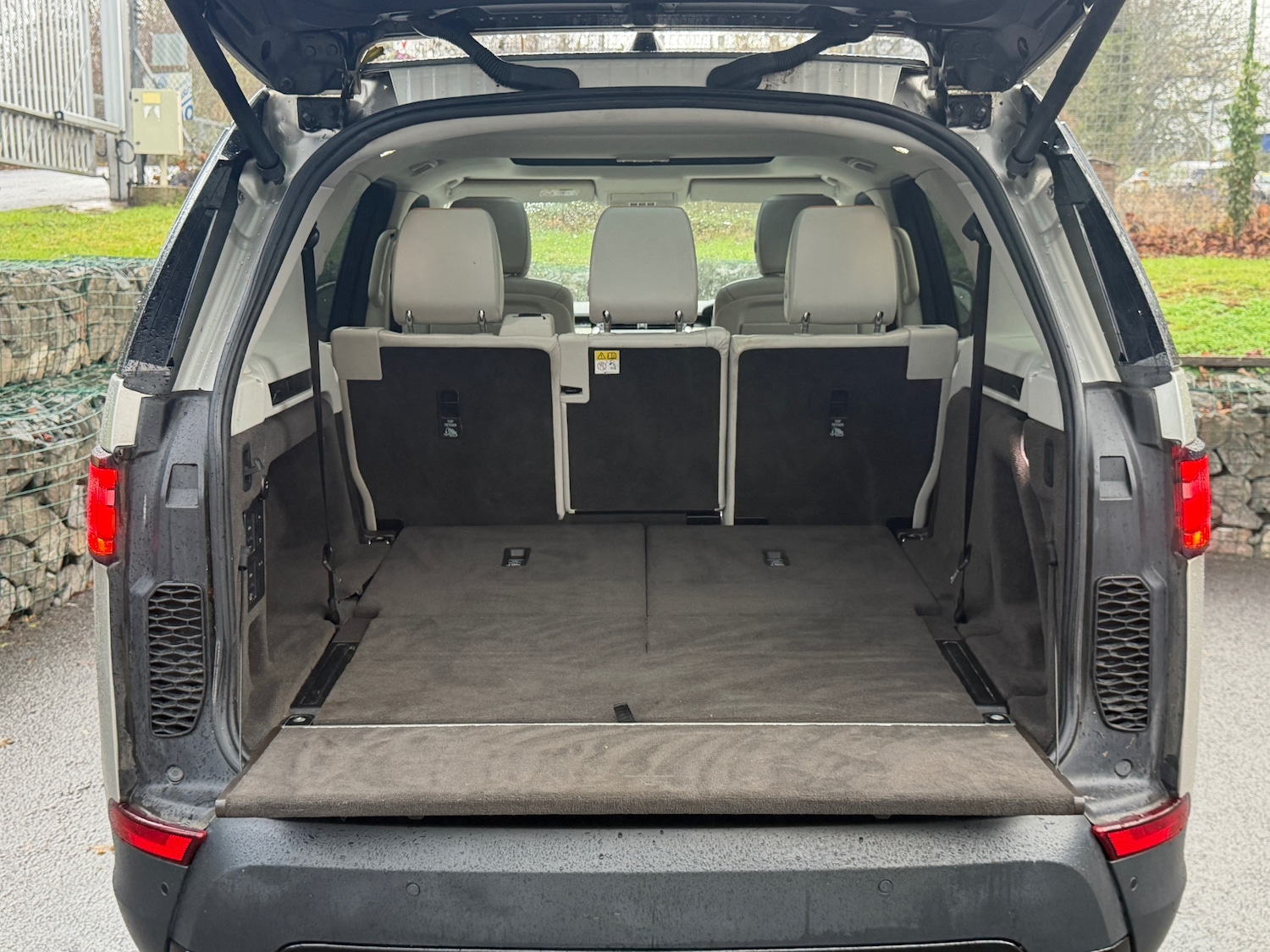 Used Land Rover Discovery 2017 for sale - 76897293: Photo 28