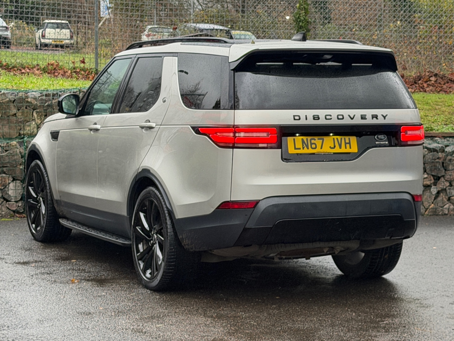 Used Land Rover Discovery 2017 for sale - 76897293: Photo 3