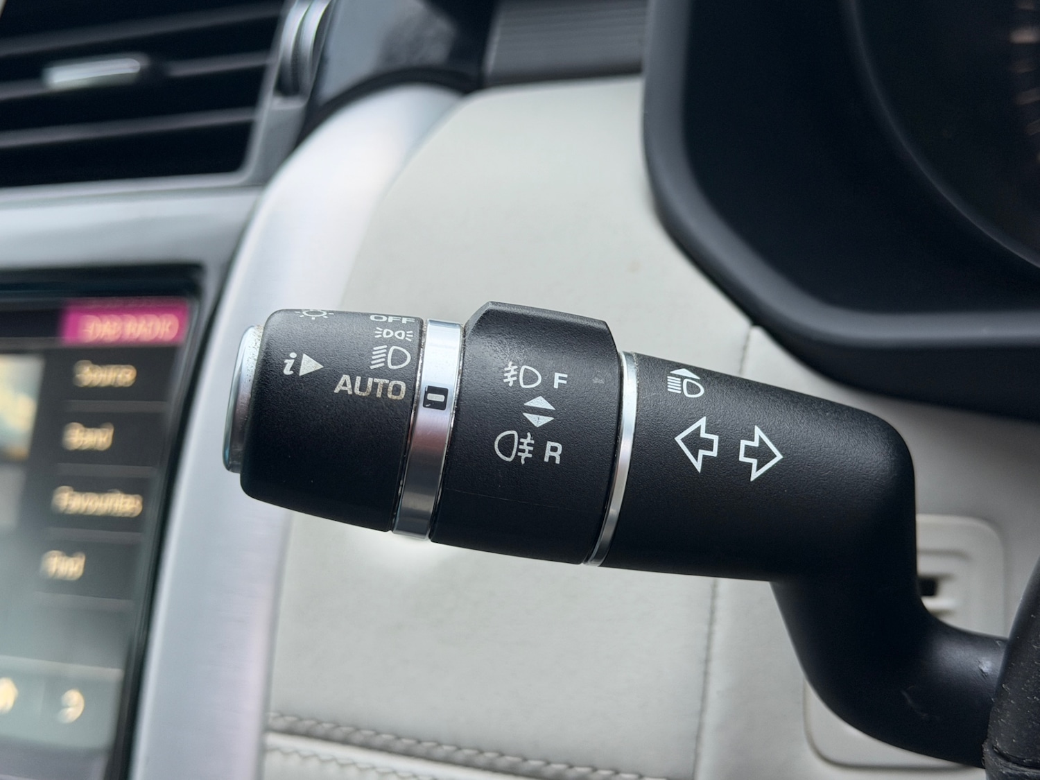 Used Land Rover Discovery 2017 for sale - 76897293: Photo 40