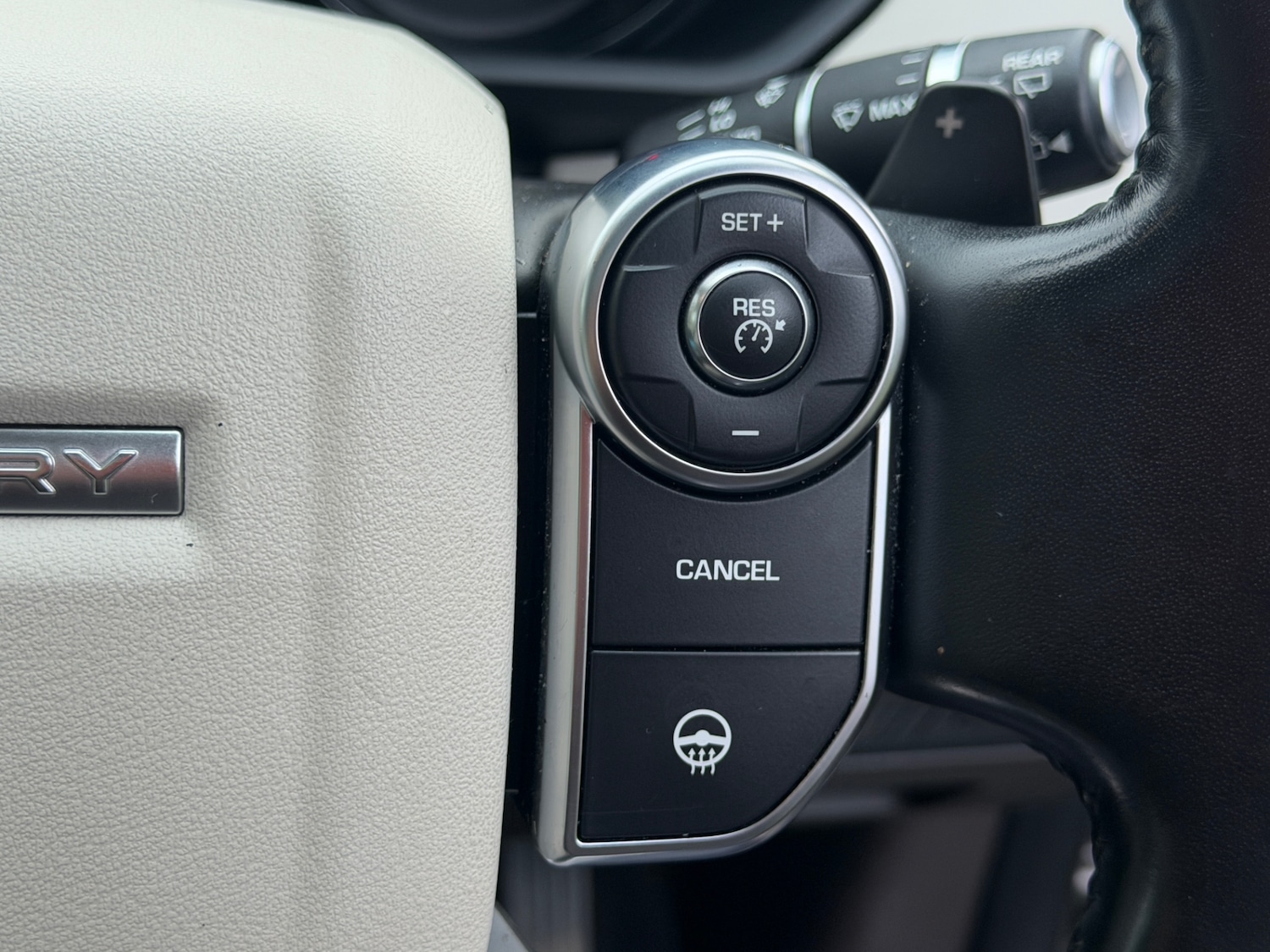 Used Land Rover Discovery 2017 for sale - 76897293: Photo 43