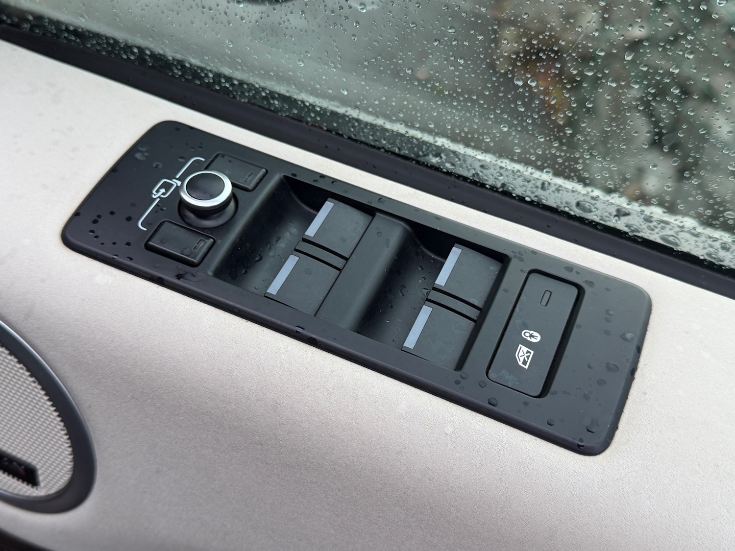 Used Land Rover Discovery 2017 for sale - 76897293: Photo 48