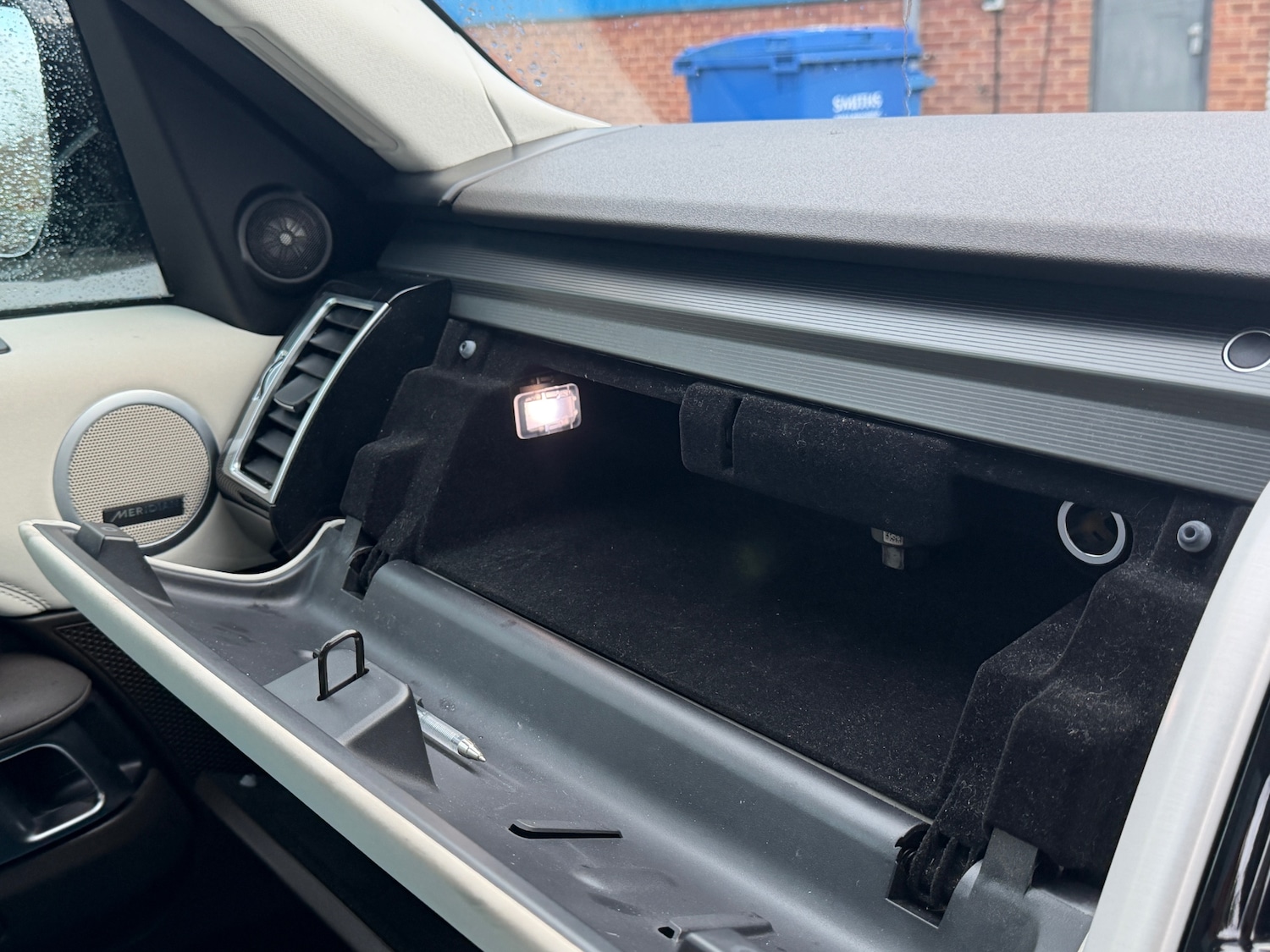 Used Land Rover Discovery 2017 for sale - 76897293: Photo 52