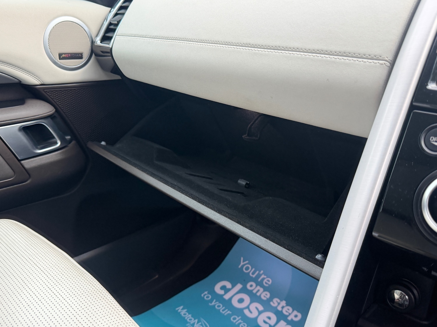 Used Land Rover Discovery 2017 for sale - 76897293: Photo 53