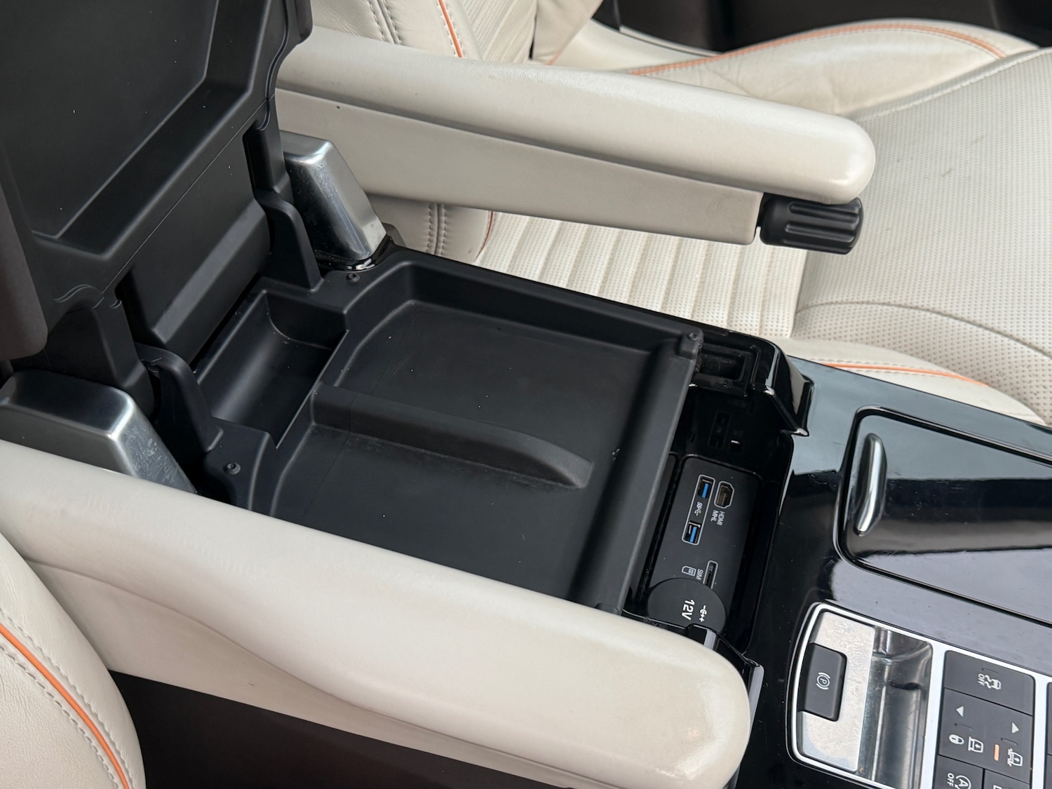 Used Land Rover Discovery 2017 for sale - 76897293: Photo 55