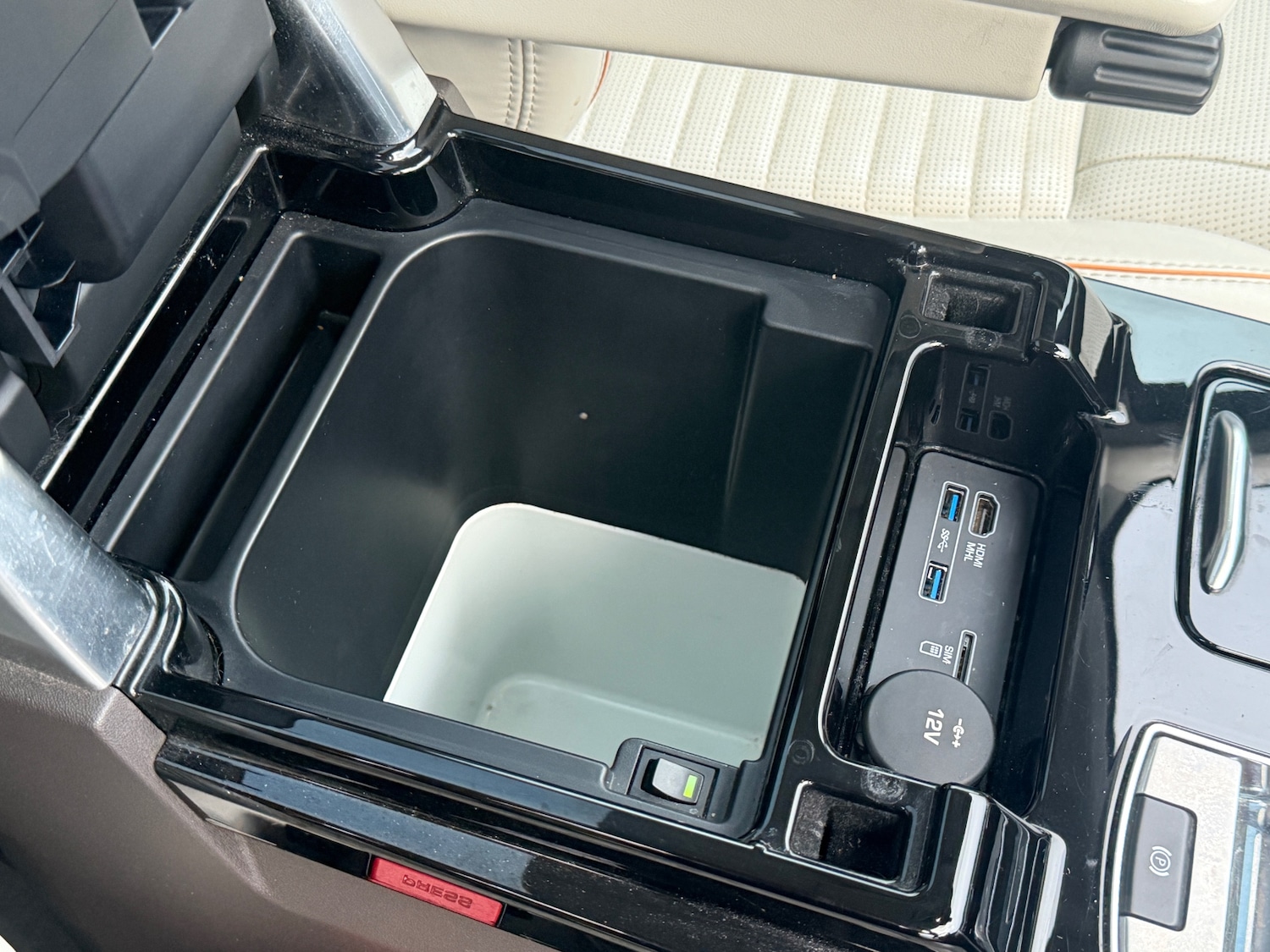 Used Land Rover Discovery 2017 for sale - 76897293: Photo 56