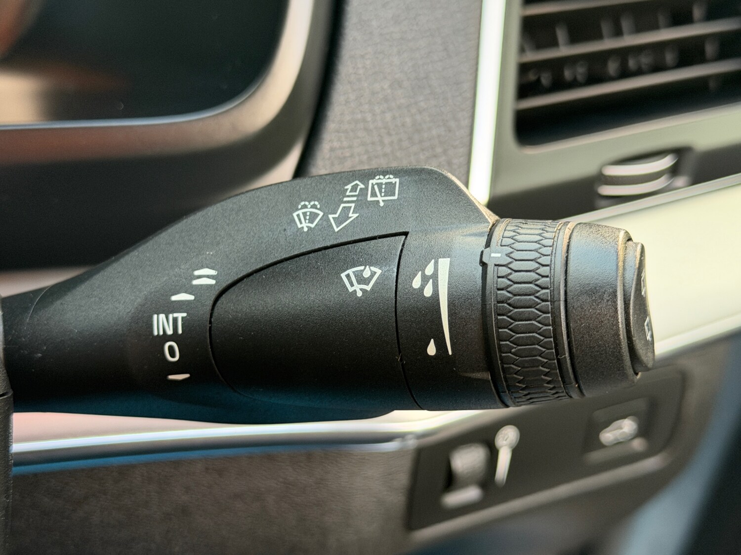 Used Volvo XC90 2016 for sale - 77846078: Photo 41