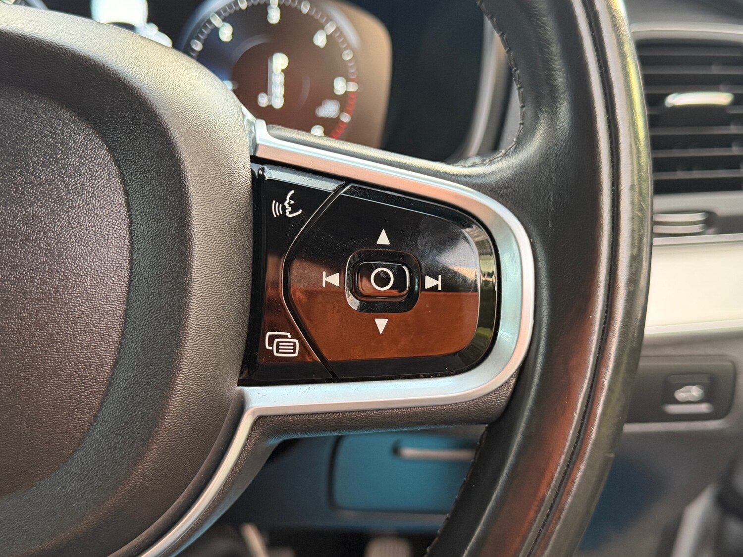 Used Volvo XC90 2016 for sale - 77846078: Photo 43