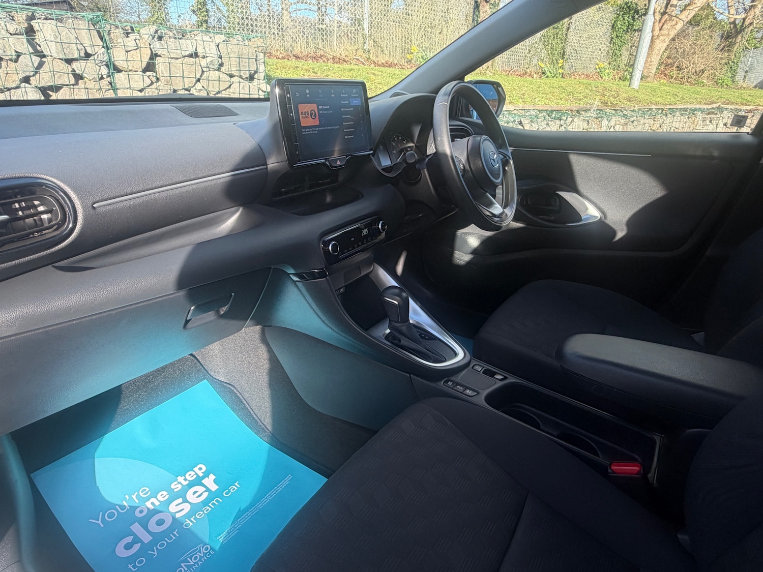 Used Mazda Mazda2 HYBRID 2024 for sale - 77845453: Photo 2