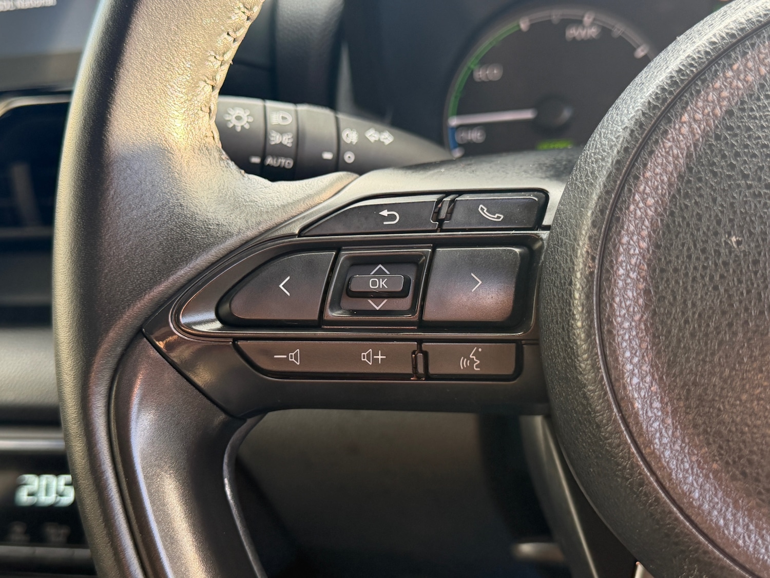 Used Mazda Mazda2 HYBRID 2024 for sale - 77845453: Photo 36