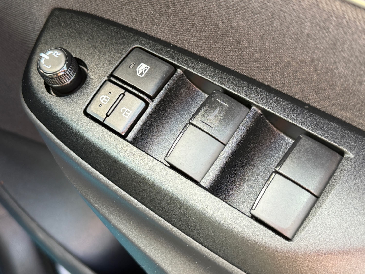 Used Mazda Mazda2 HYBRID 2024 for sale - 77845453: Photo 38