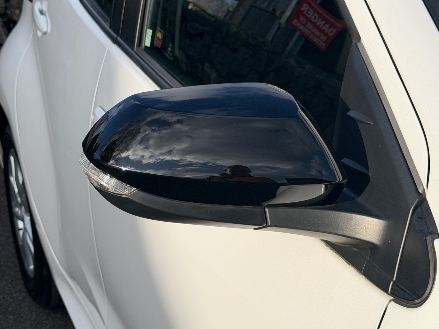 Used Mazda Mazda2 HYBRID 2024 for sale - 77845453: Photo 43