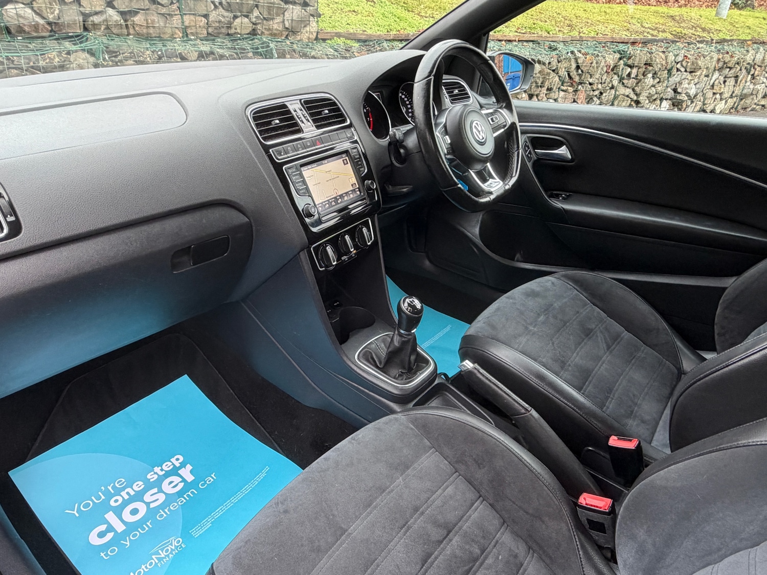 Used Volkswagen Polo 2015 for sale - 76821484: Photo 2