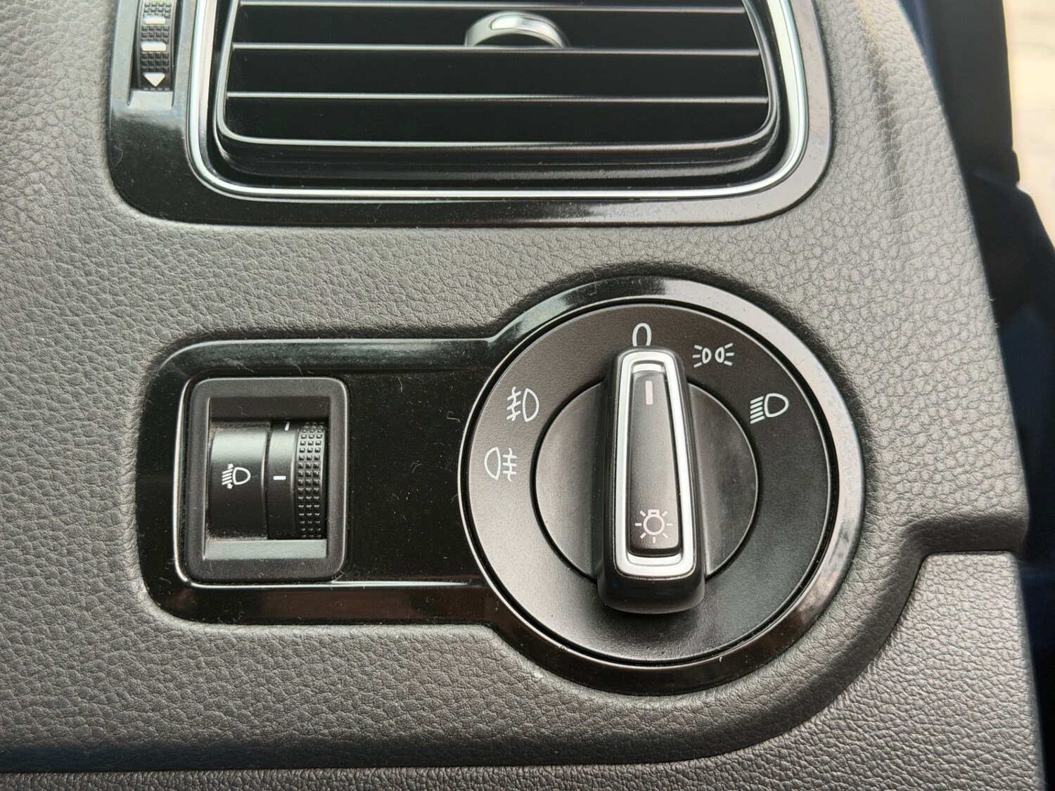 Used Volkswagen Polo 2015 for sale - 76821484: Photo 34