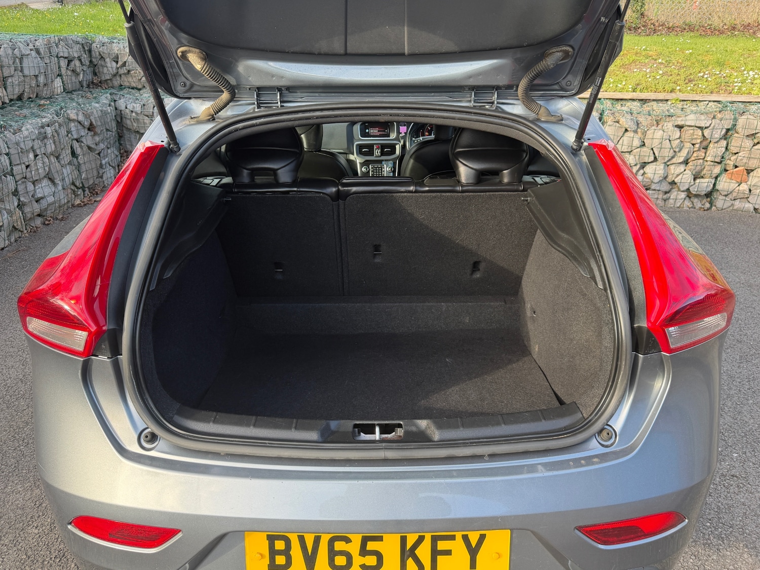 Used Volvo V40 2015 for sale - 78031107: Photo 16