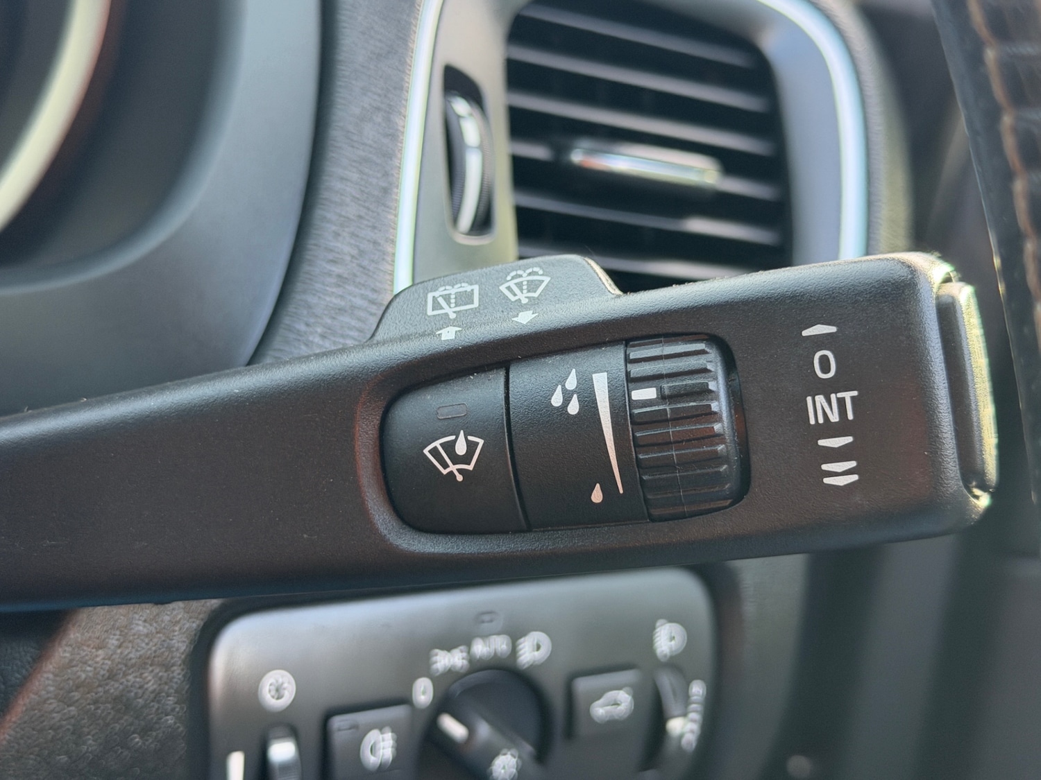 Used Volvo V40 2015 for sale - 78031107: Photo 35