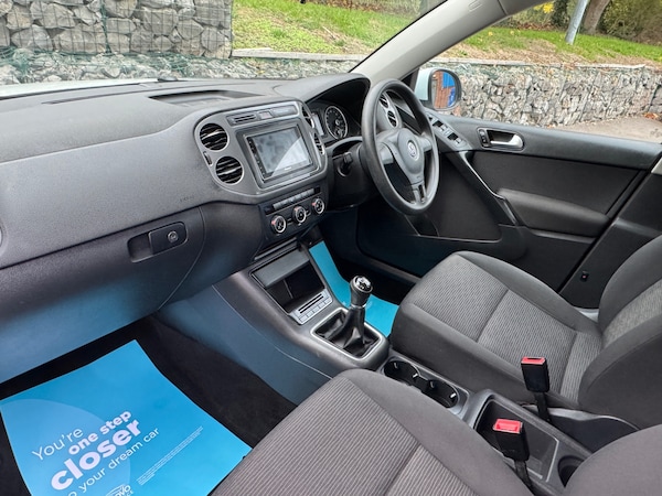 Used Volkswagen Tiguan 2015 for sale - 76205573: Photo 2