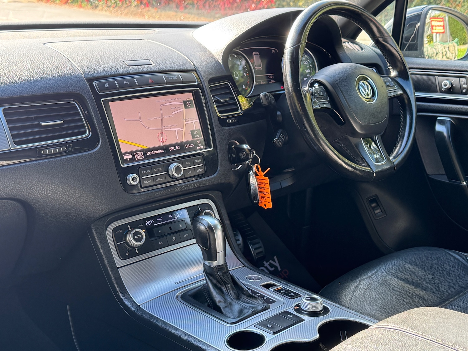 Used Volkswagen Touareg 2015 for sale - 76507436: Photo 28