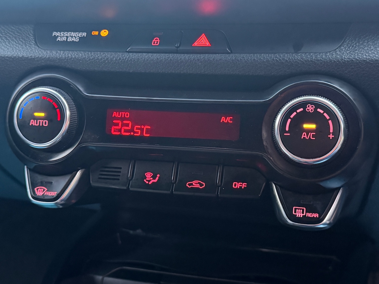 Used Kia Stonic 2018 for sale - 77653866: Photo 32