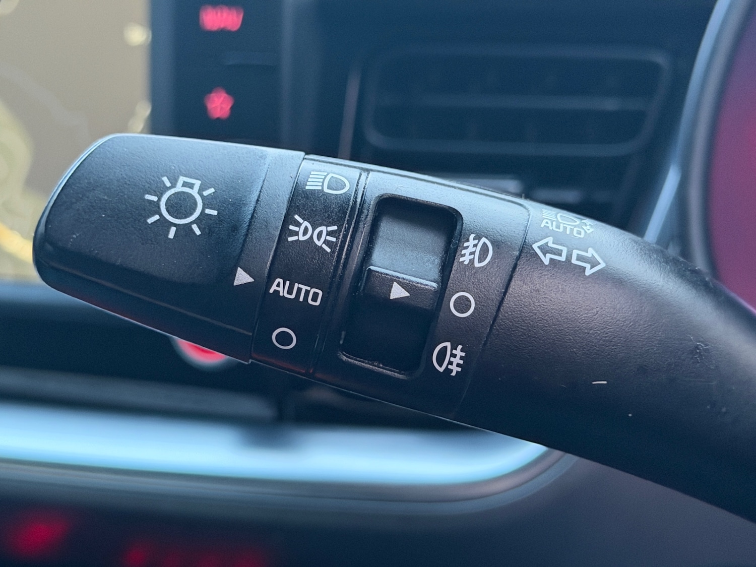 Used Kia Stonic 2018 for sale - 77653866: Photo 36