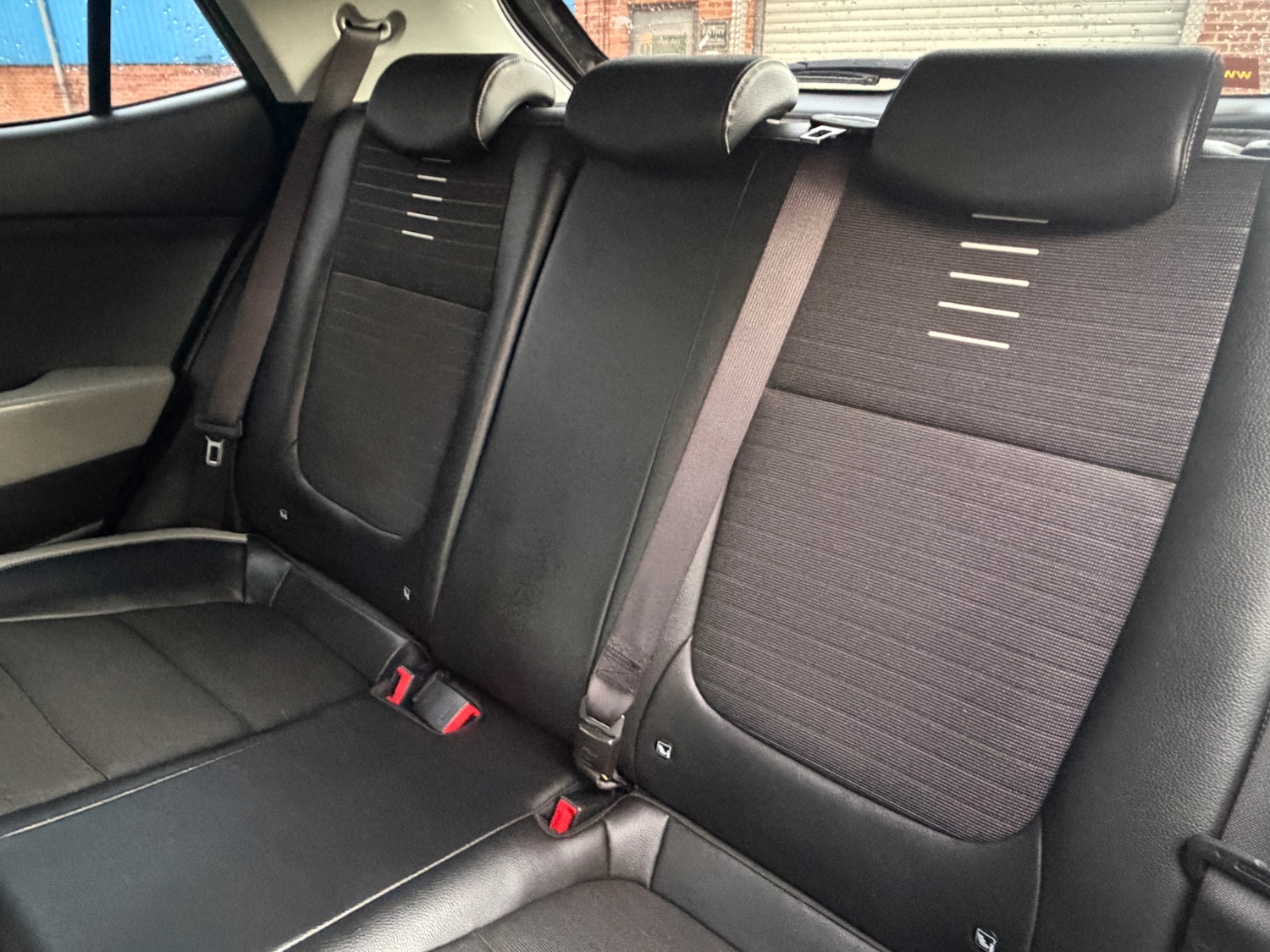 Used Kia Stonic 2018 for sale - 77653866: Photo 9