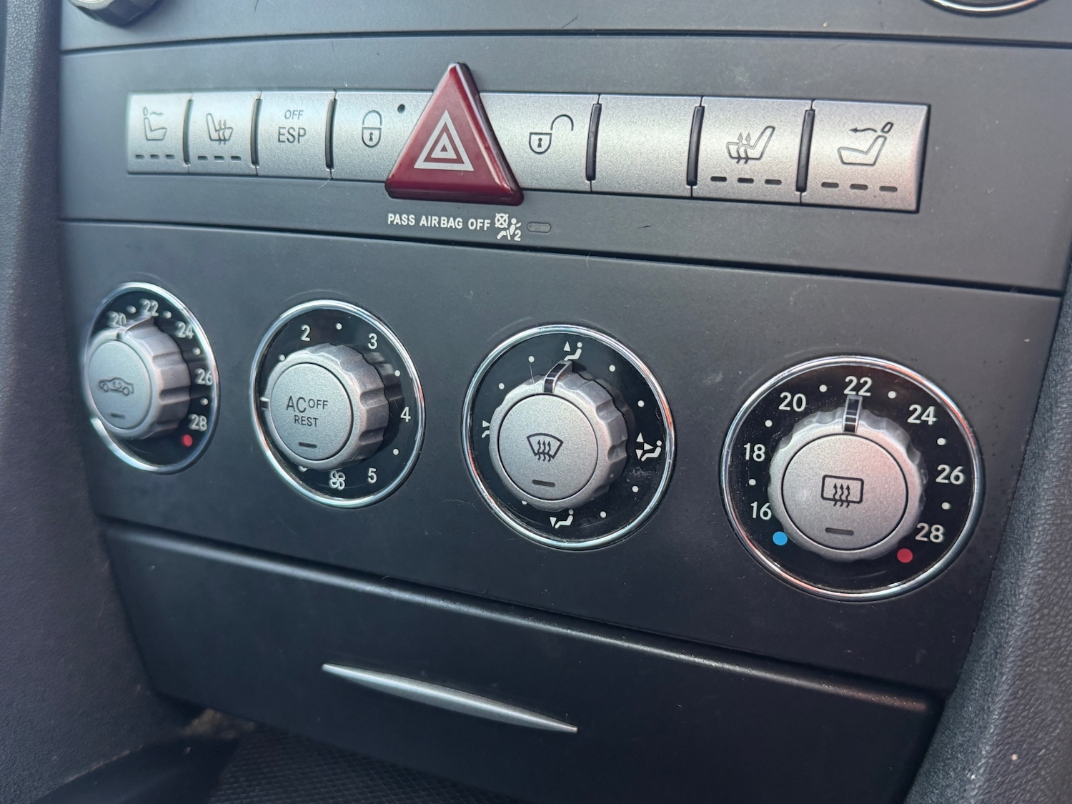 Used Mercedes-Benz SLK 2005 for sale - 76877409: Photo 31