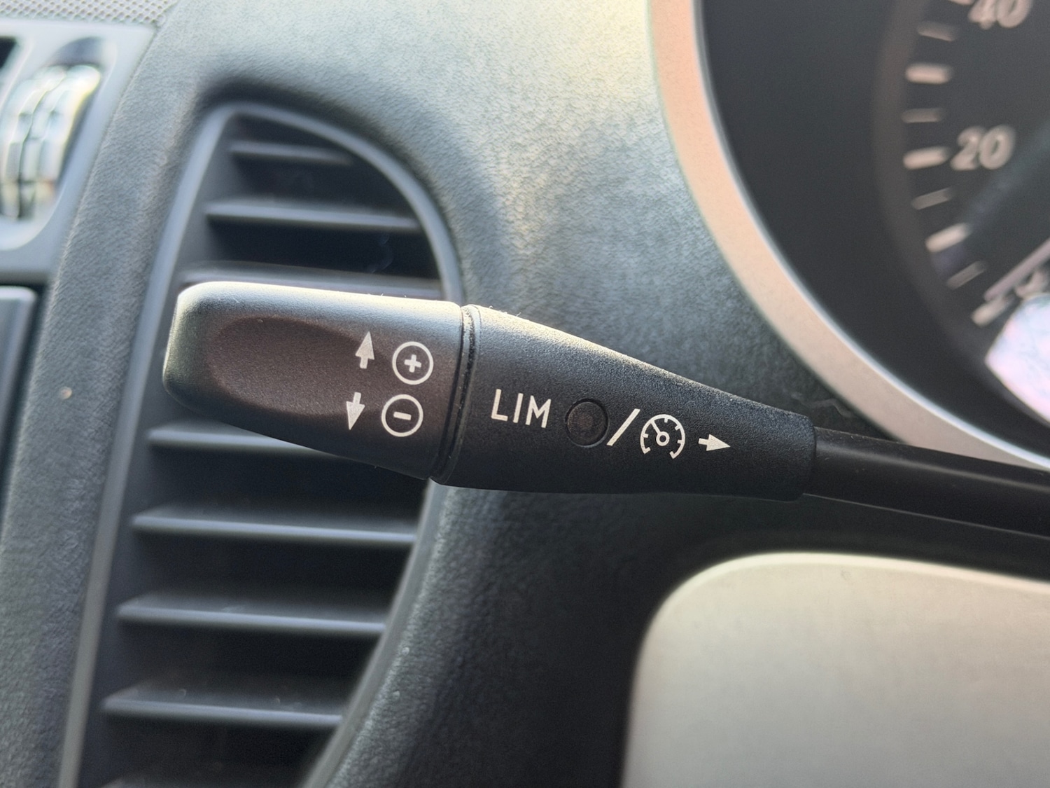 Used Mercedes-Benz SLK 2005 for sale - 76877409: Photo 33