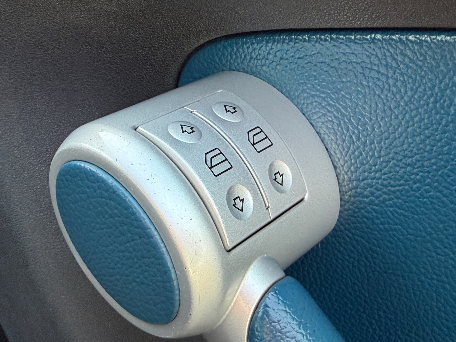 Used Mercedes-Benz SLK 2005 for sale - 76877409: Photo 38