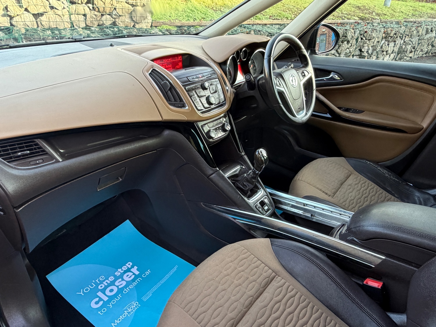 Used Vauxhall Zafira Tourer 2015 for sale - 76949419: Photo 2