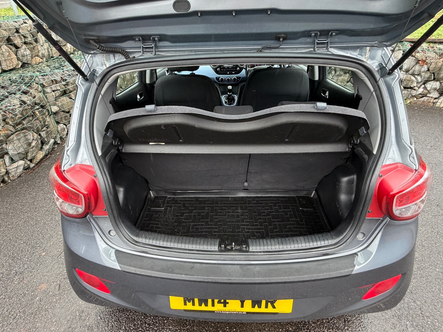 Used Hyundai i10 2014 for sale - 76950925: Photo 16