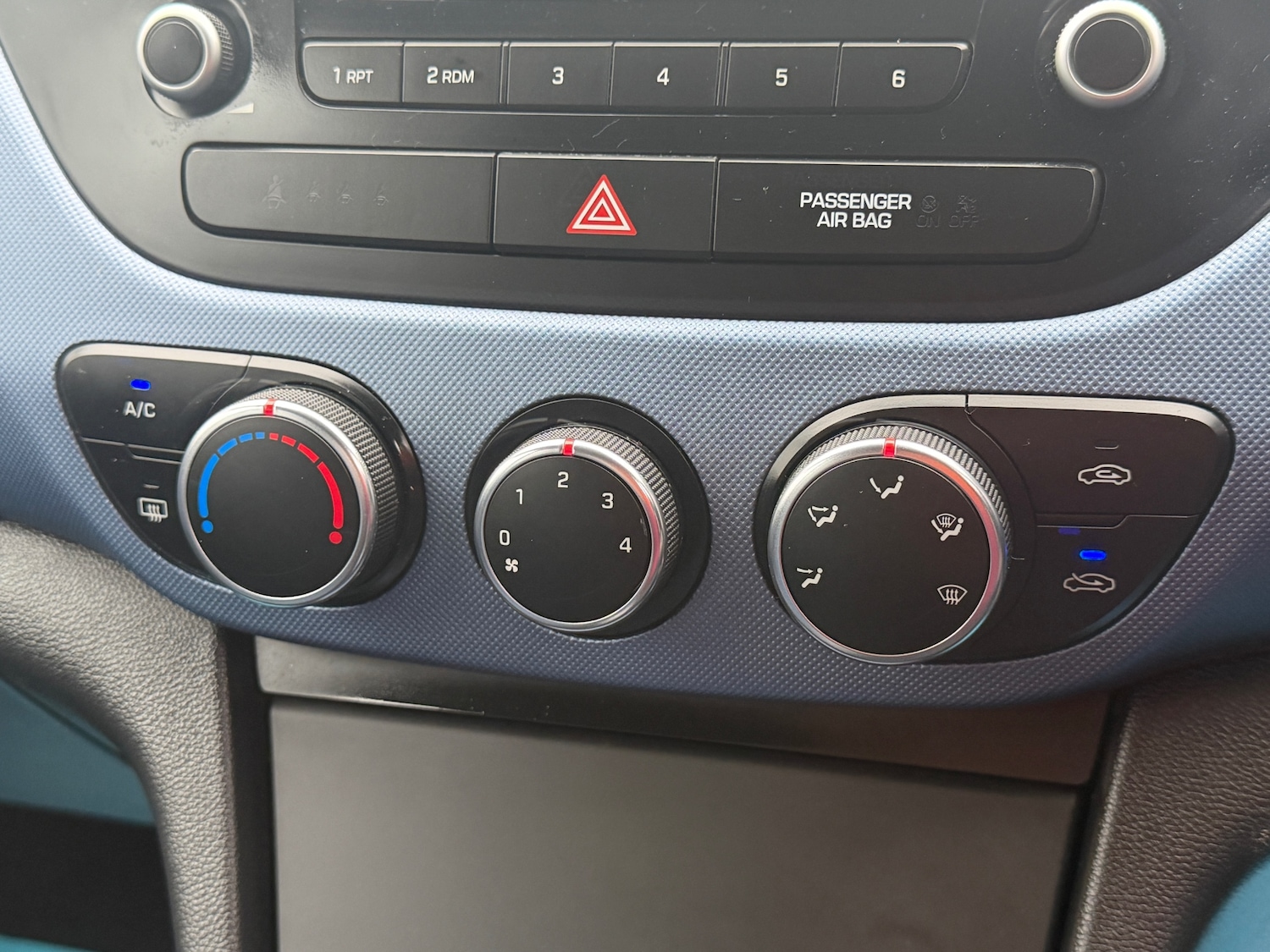 Used Hyundai i10 2014 for sale - 76950925: Photo 30