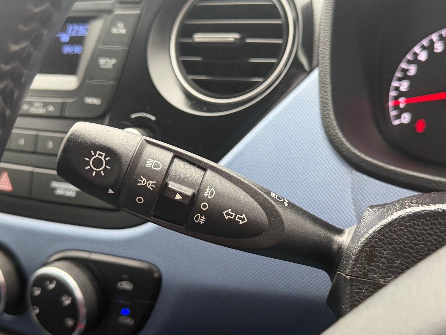 Used Hyundai i10 2014 for sale - 76950925: Photo 31