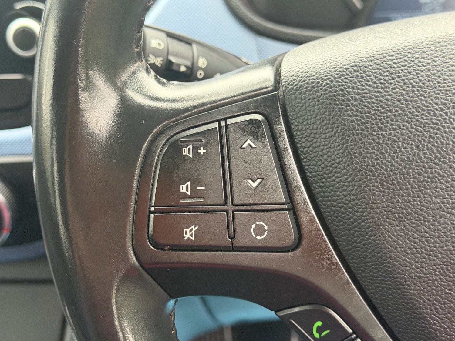 Used Hyundai i10 2014 for sale - 76950925: Photo 34