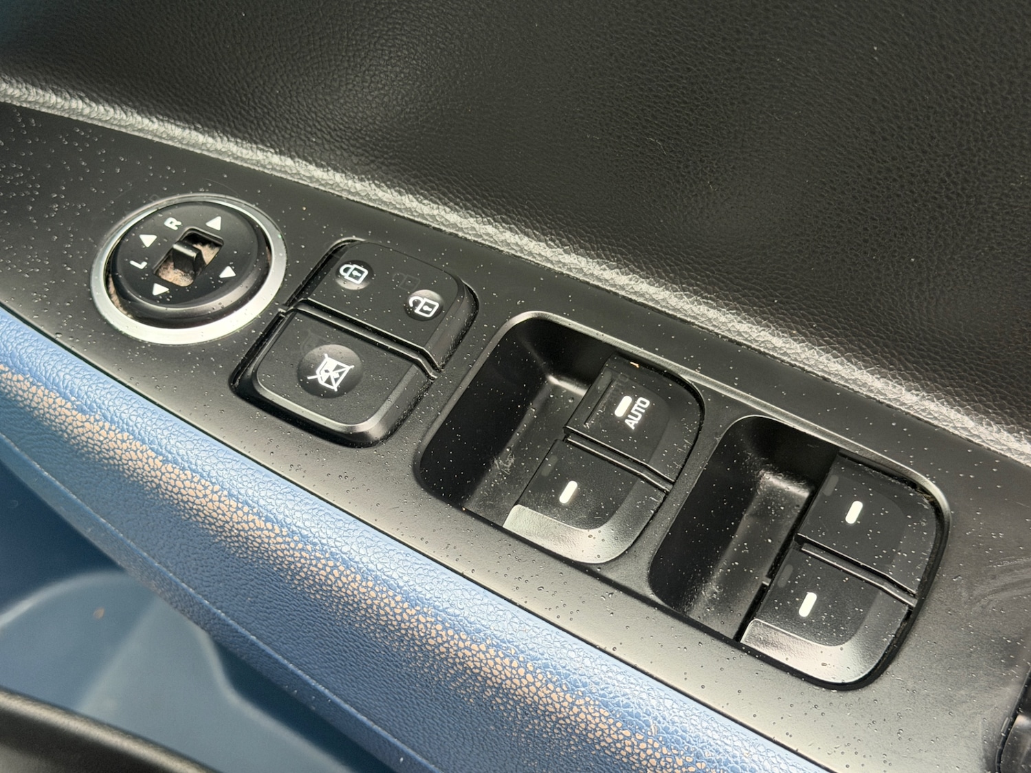 Used Hyundai i10 2014 for sale - 76950925: Photo 38