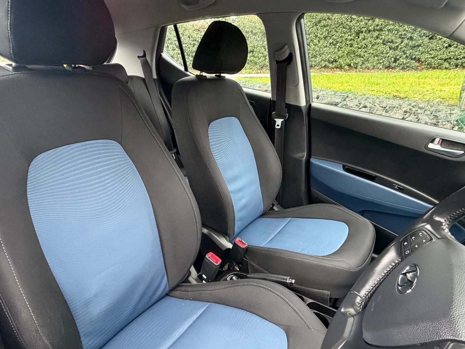 Used Hyundai i10 2014 for sale - 76950925: Photo 8