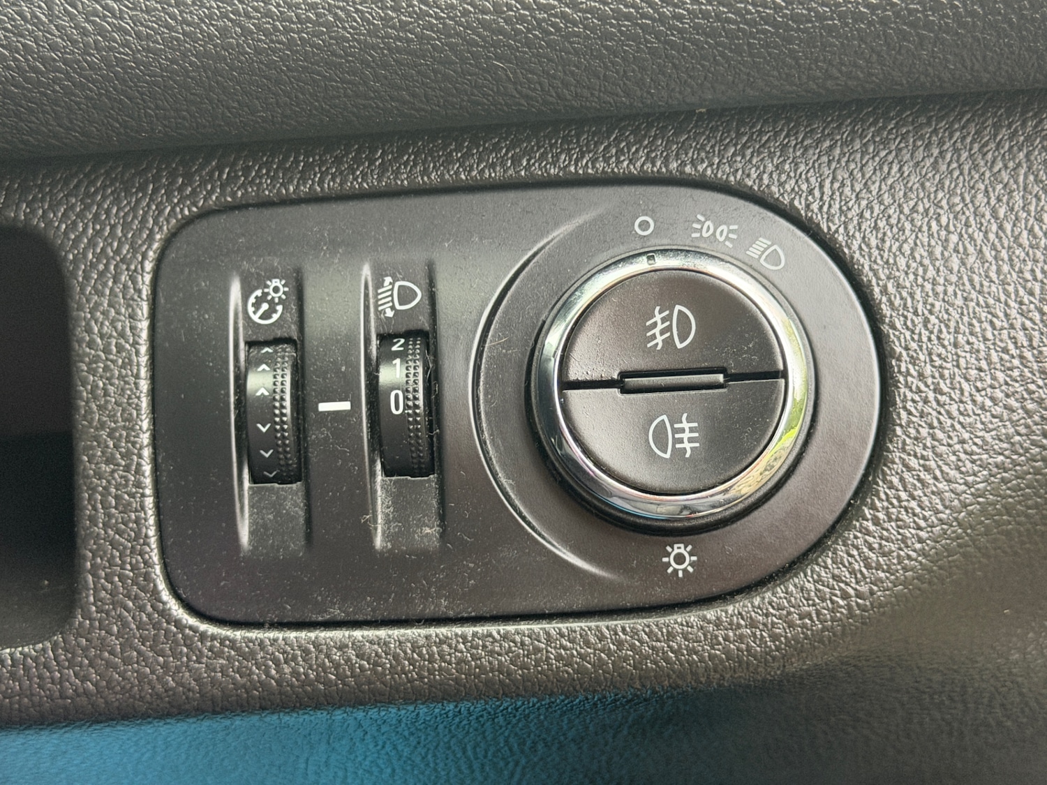 Used Vauxhall Meriva 2015 for sale - 76909031: Photo 39