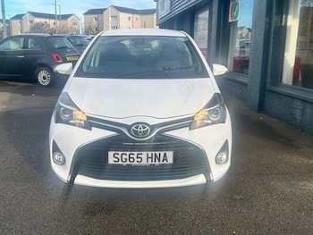 Used Toyota Yaris 2015 for sale - 76312941: Photo