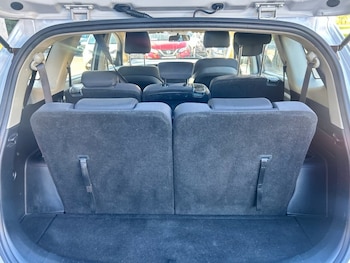 Used Kia Carens 2014 for sale - 76068477: Photo 4