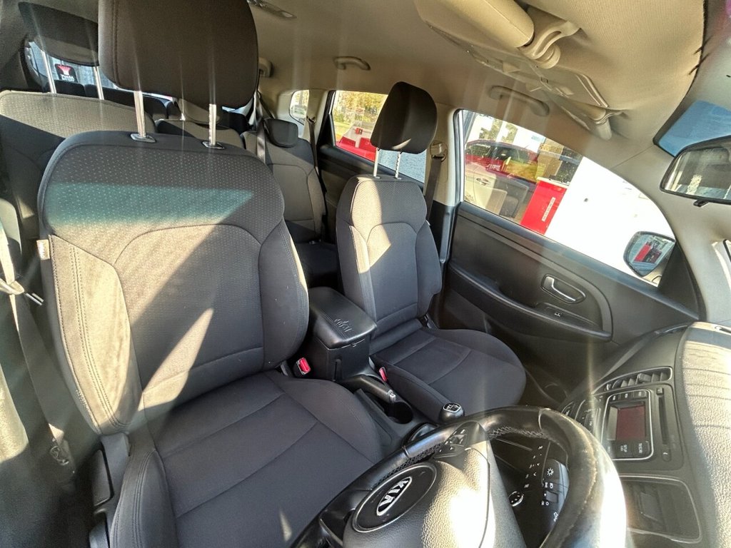 Used Kia Carens 2014 for sale - 76068477: Photo 8