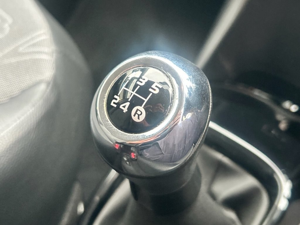 Used Toyota AYGO 2015 for sale - 76481765: Photo 15