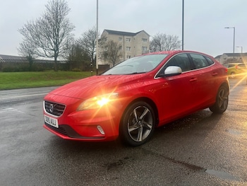 Used Volvo V40 2015 for sale - 76481796: Photo